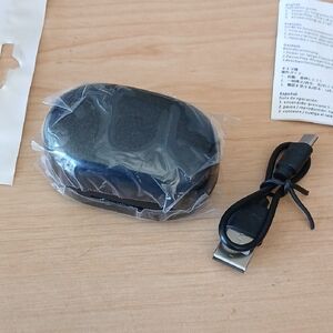 Black Wireless Earbuds with Case And Charging Cable